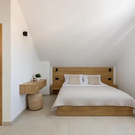 Vila Casa Mola Sumartin